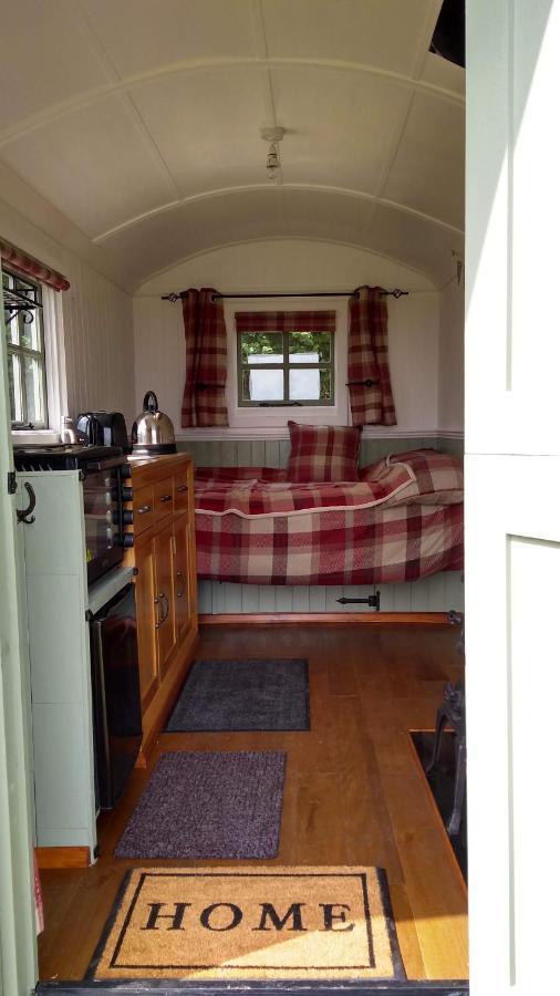 Shepherd'S Lodge - Shepherd'S Hut With Devon Views For Up To Two People And One Dog Wrangaton Exteriér fotografie